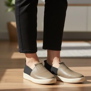 Mercedes CASTILLO Beige ‘Arden’ Slip On Comfort Sneaker Elasticized Back Sz 8